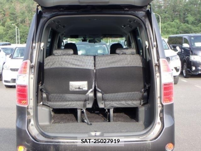 Toyota NOAH 2009-07 8458090-18