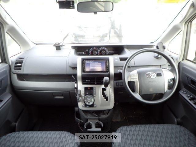 Toyota NOAH 2009-07 8458090-24