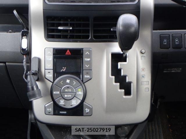 Toyota NOAH 2009-07 8458090-27