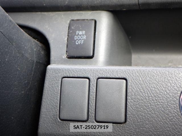 Toyota NOAH 2009-07 8458090-29