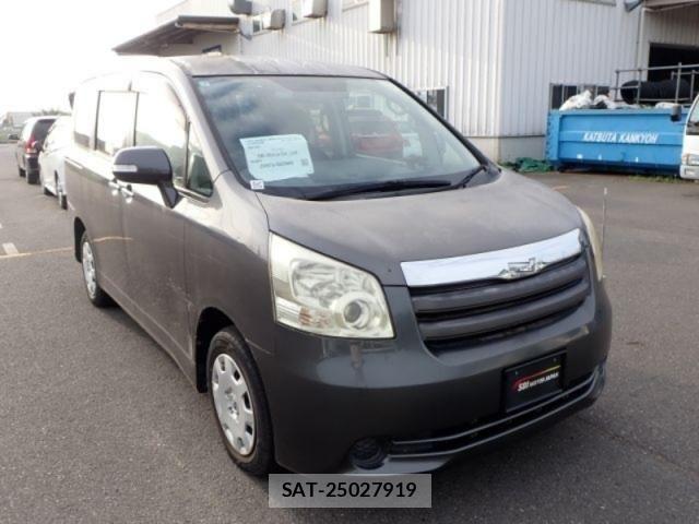 Toyota NOAH 2009-07 8458090-6