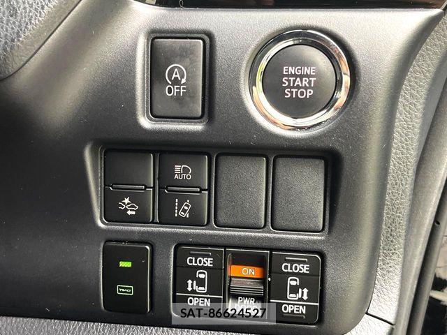Toyota NOAH 2017-10 8458088-3