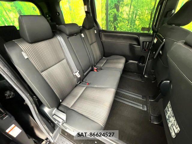 Toyota NOAH 2017-10 8458088-7