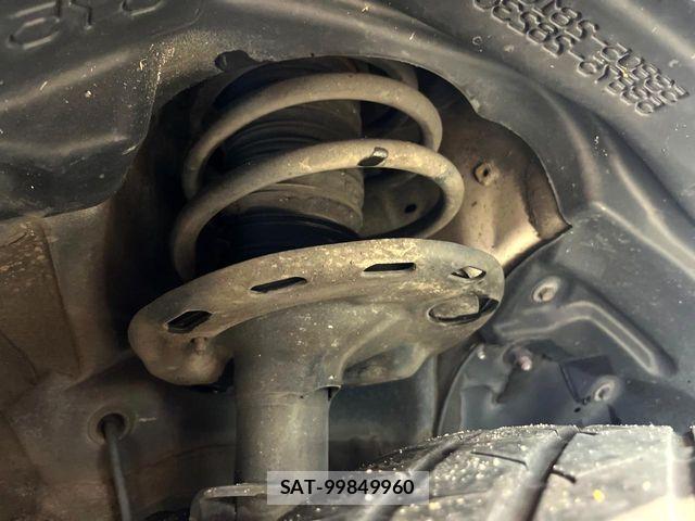 Toyota NOAH 2016-05 8458089-19