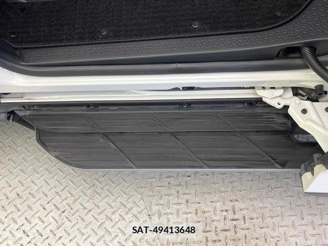 Toyota NOAH 2023-04 8458082-7