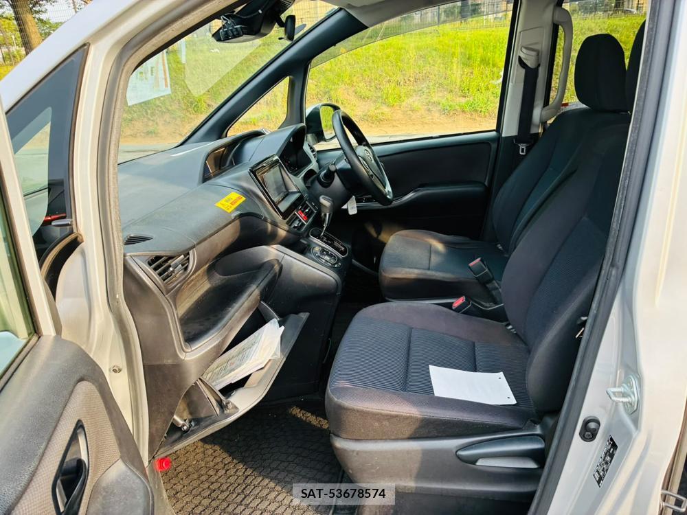 Toyota NOAH 2019-08 8418911-10