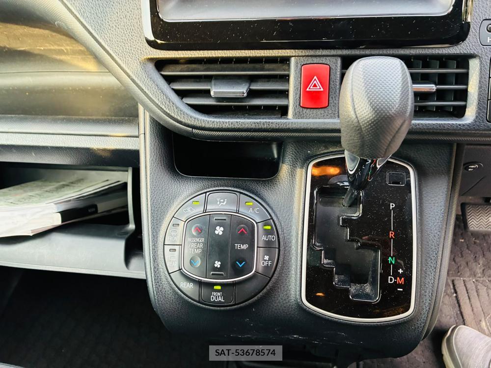 Toyota NOAH 2019-08 8418911-19
