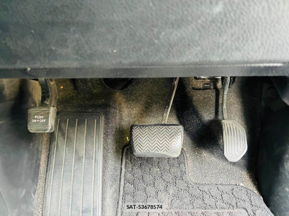 Toyota NOAH 2019-08 8418911-24