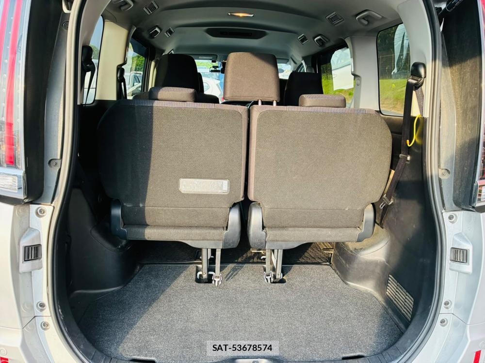 Toyota NOAH 2019-08 8418911-27