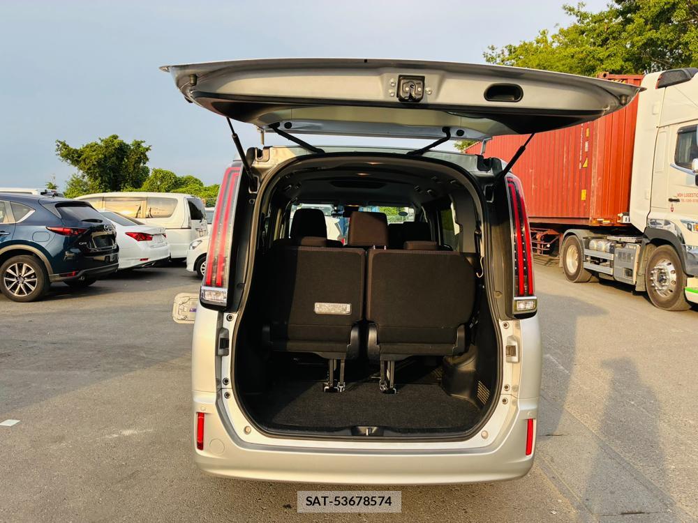 Toyota NOAH 2019-08 8418911-28