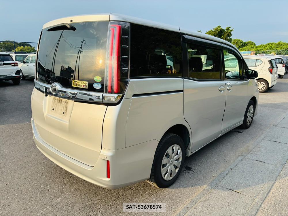 Toyota NOAH 2019-08 8418911-4