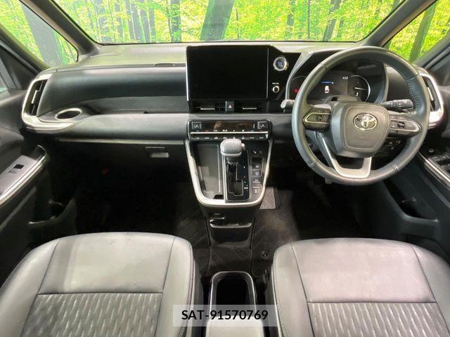 Toyota NOAH 2023-05 8485817-1