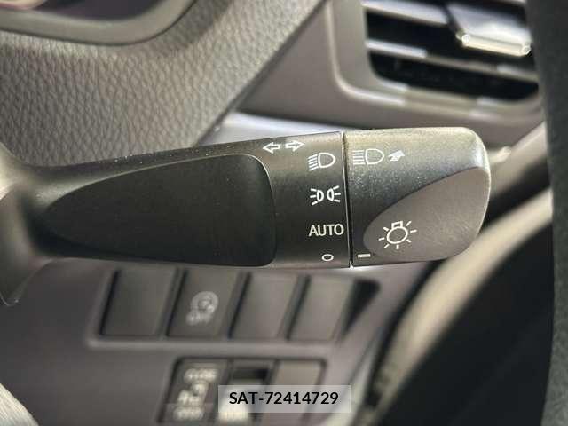 Toyota NOAH 2015-08 8485821-11
