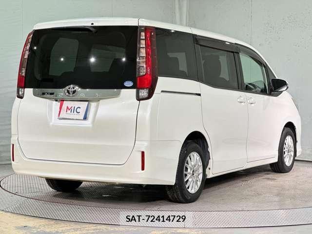 Toyota NOAH 2015-08 8485821-4