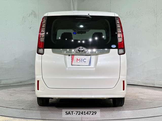Toyota NOAH 2015-08 8485821-5