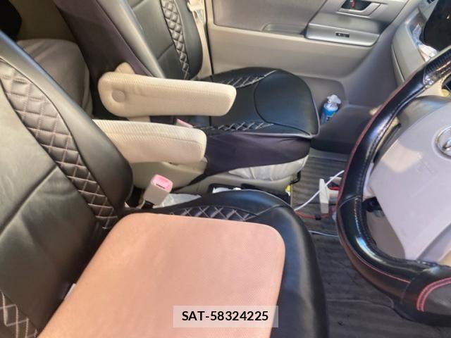 Toyota NOAH 2009-01 8485824-13