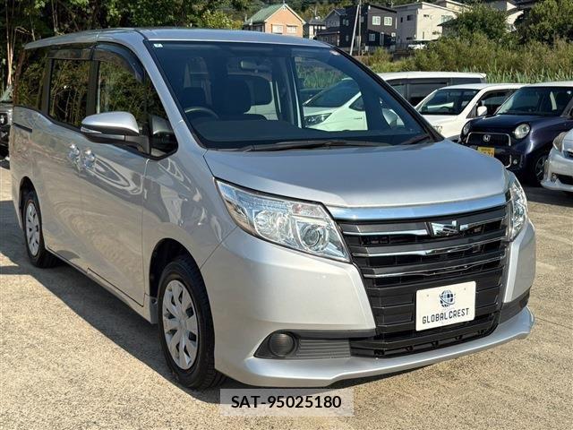 Toyota NOAH 2016-07 8526284-9