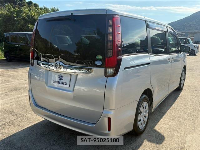 Toyota NOAH 2016-07 8526284-15