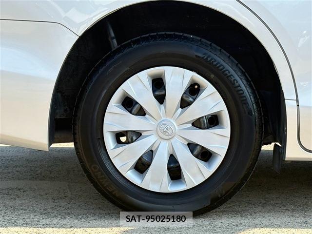 Toyota NOAH 2016-07 8526284-17