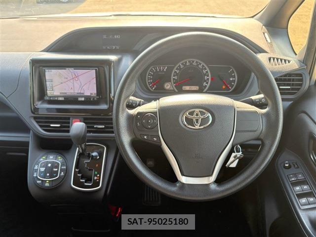 Toyota NOAH 2016-07 8526284-21