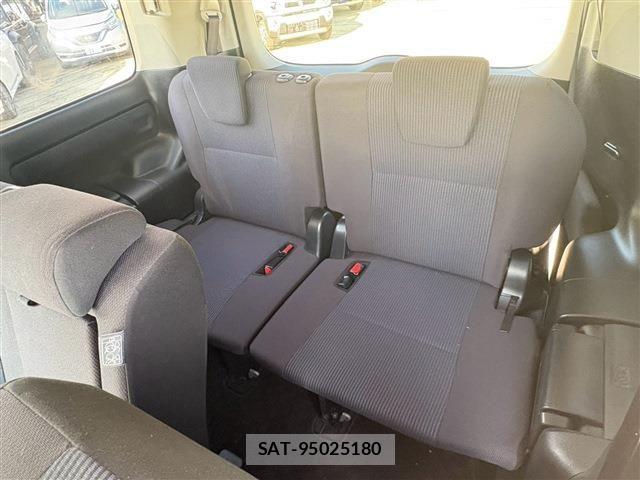 Toyota NOAH 2016-07 8526284-6