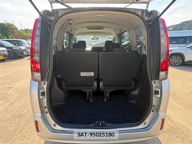 Toyota NOAH 2016-07 8526284-7