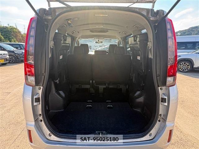 Toyota NOAH 2016-07 8526284-8