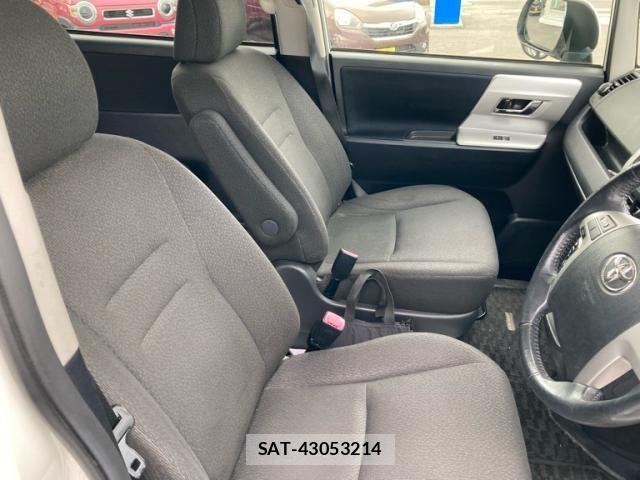 Toyota NOAH 2013-01 8526285-12