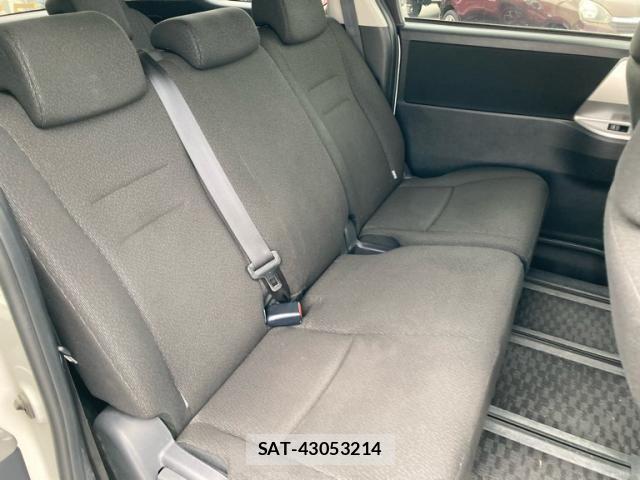 Toyota NOAH 2013-01 8526285-13