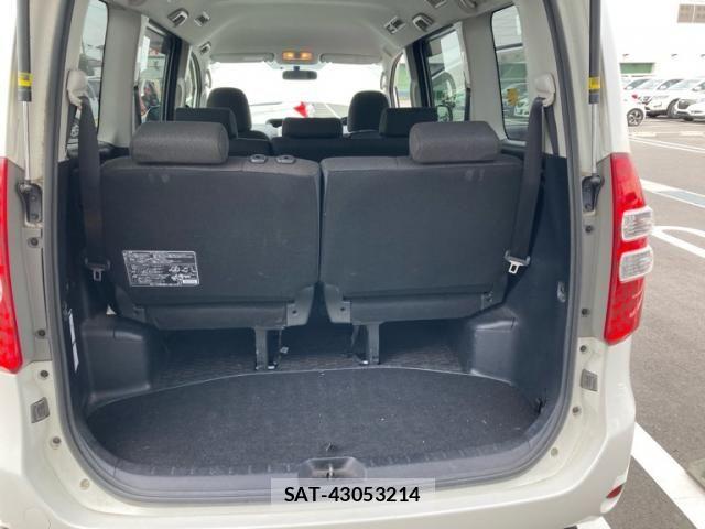 Toyota NOAH 2013-01 8526285-16