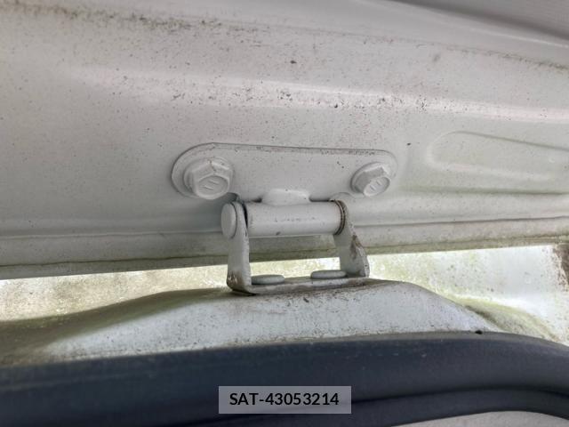 Toyota NOAH 2013-01 8526285-19