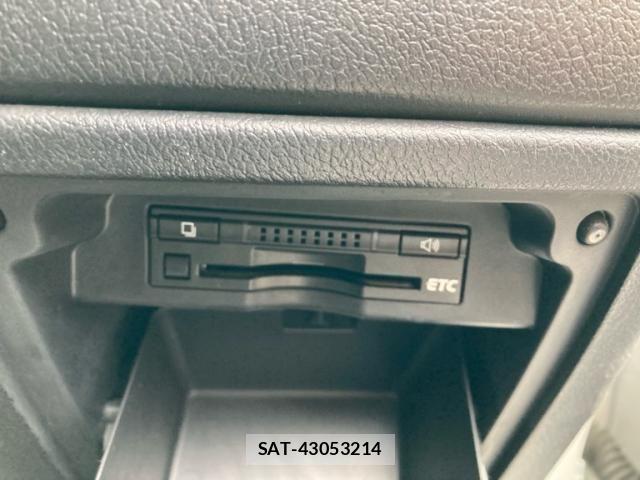 Toyota NOAH 2013-01 8526285-23
