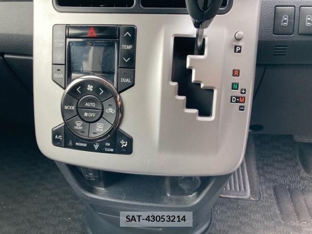 Toyota NOAH 2013-01 8526285-26