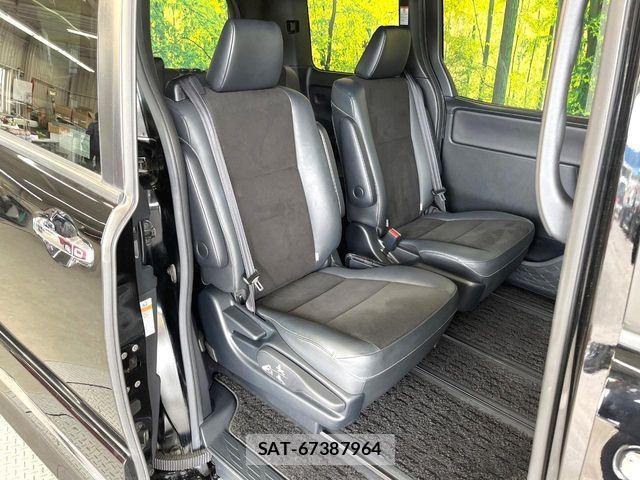 Toyota NOAH 2019-05 8526277-8