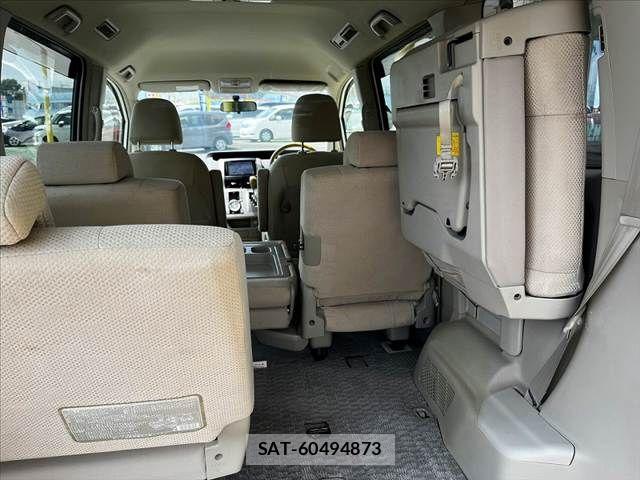 Toyota NOAH 2009-01 8526286-9