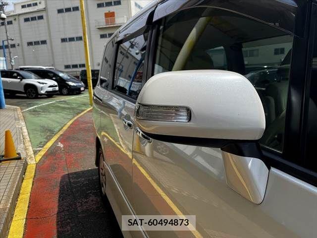 Toyota NOAH 2009-01 8526286-24