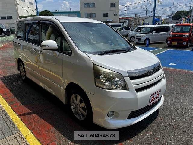 Toyota NOAH 2009-01 8526286-2