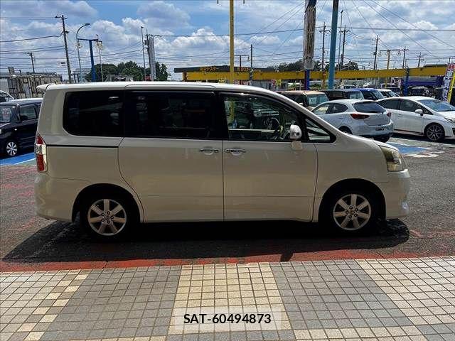 Toyota NOAH 2009-01 8526286-5