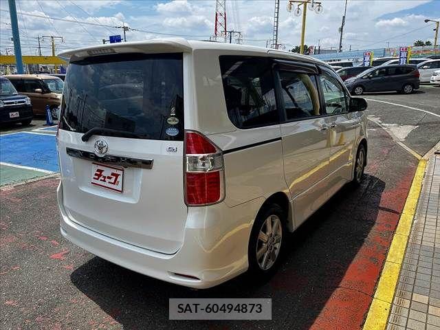 Toyota NOAH 2009-01 8526286-6