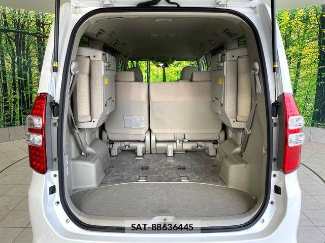 Toyota NOAH 2011-09 8562974-10