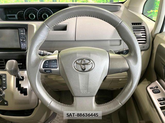 Toyota NOAH 2011-09 8562974-11
