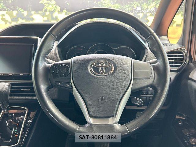 Toyota NOAH 2017-09 8562966-11