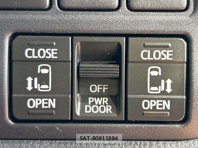 Toyota NOAH 2017-09 8562966-5