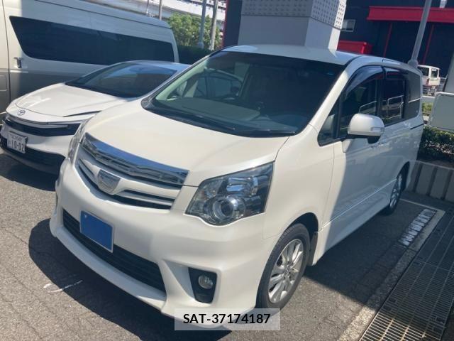 Toyota NOAH 2010-07 8562976-0