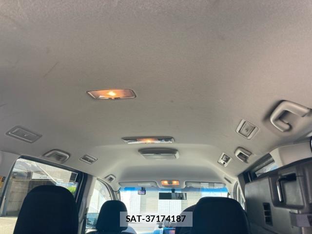 Toyota NOAH 2010-07 8562976-15