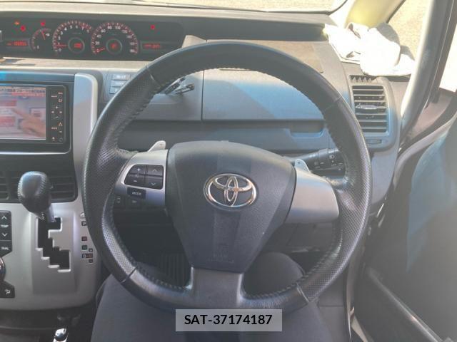 Toyota NOAH 2010-07 8562976-17