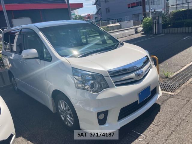 Toyota NOAH 2010-07 8562976-1