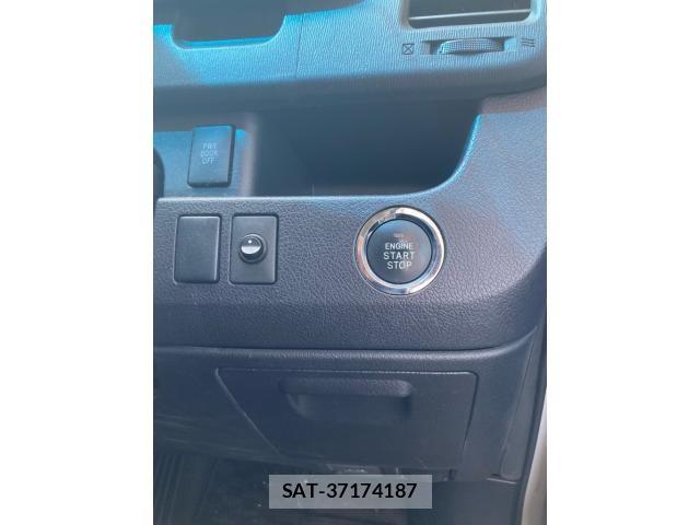 Toyota NOAH 2010-07 8562976-19