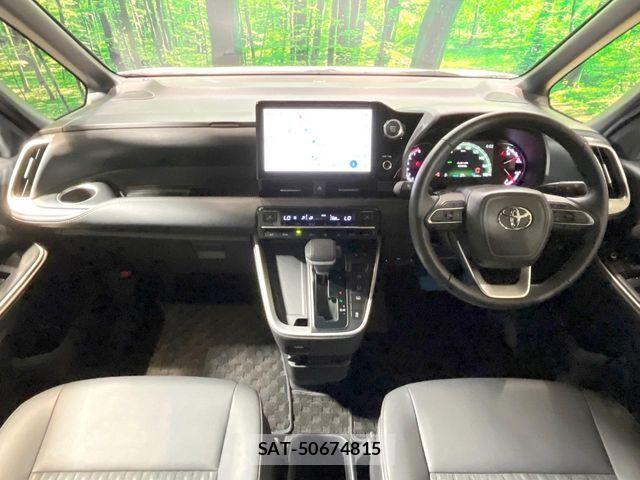 Toyota NOAH 2023-03 8562963-1