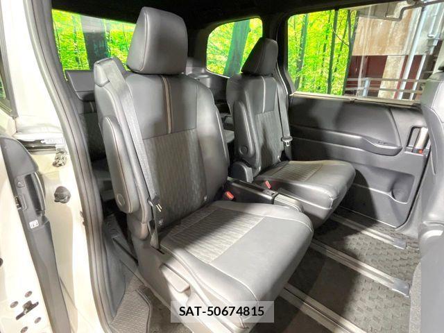 Toyota NOAH 2023-03 8562963-8